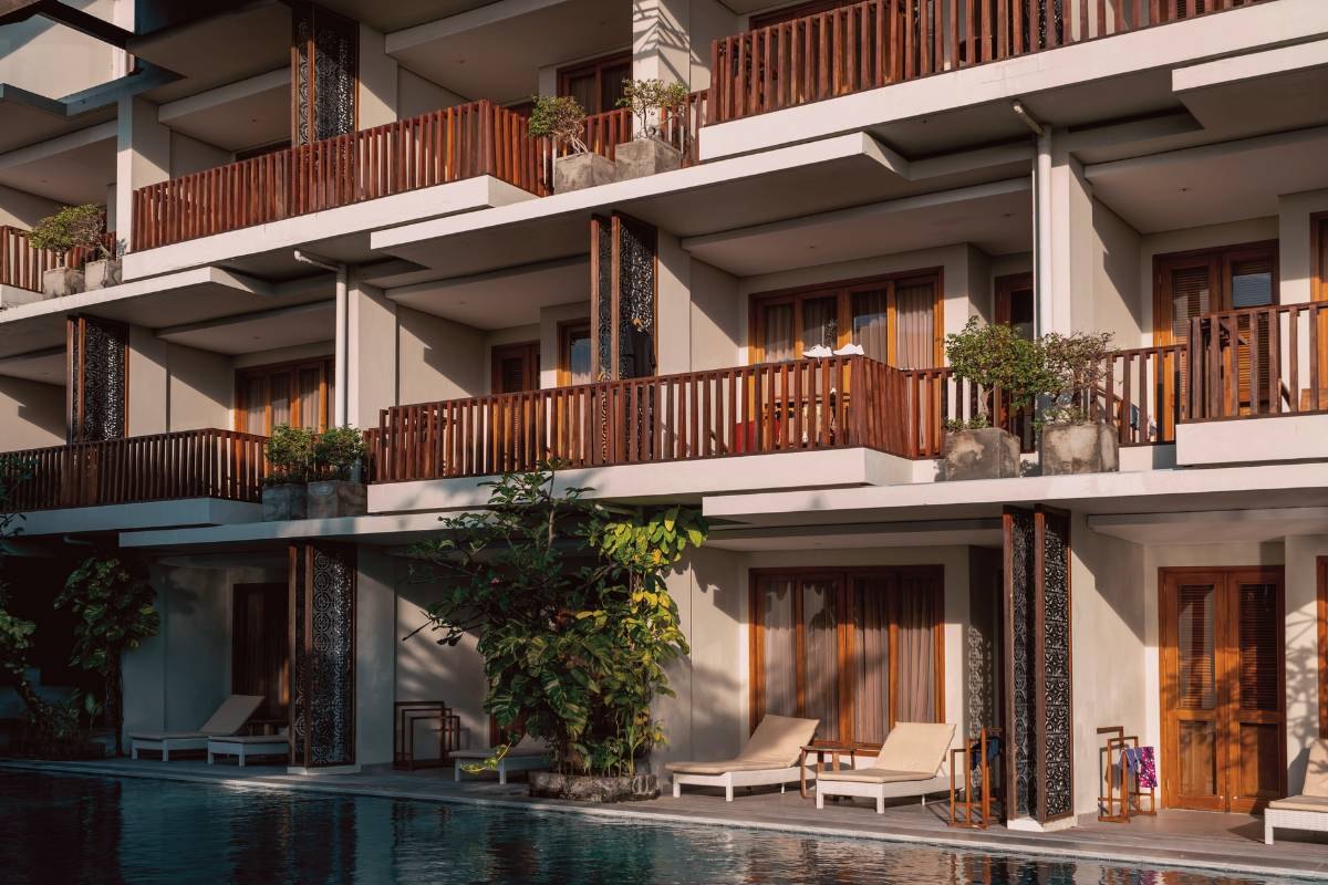 Swarga Suites aan het zwembad op Bali
